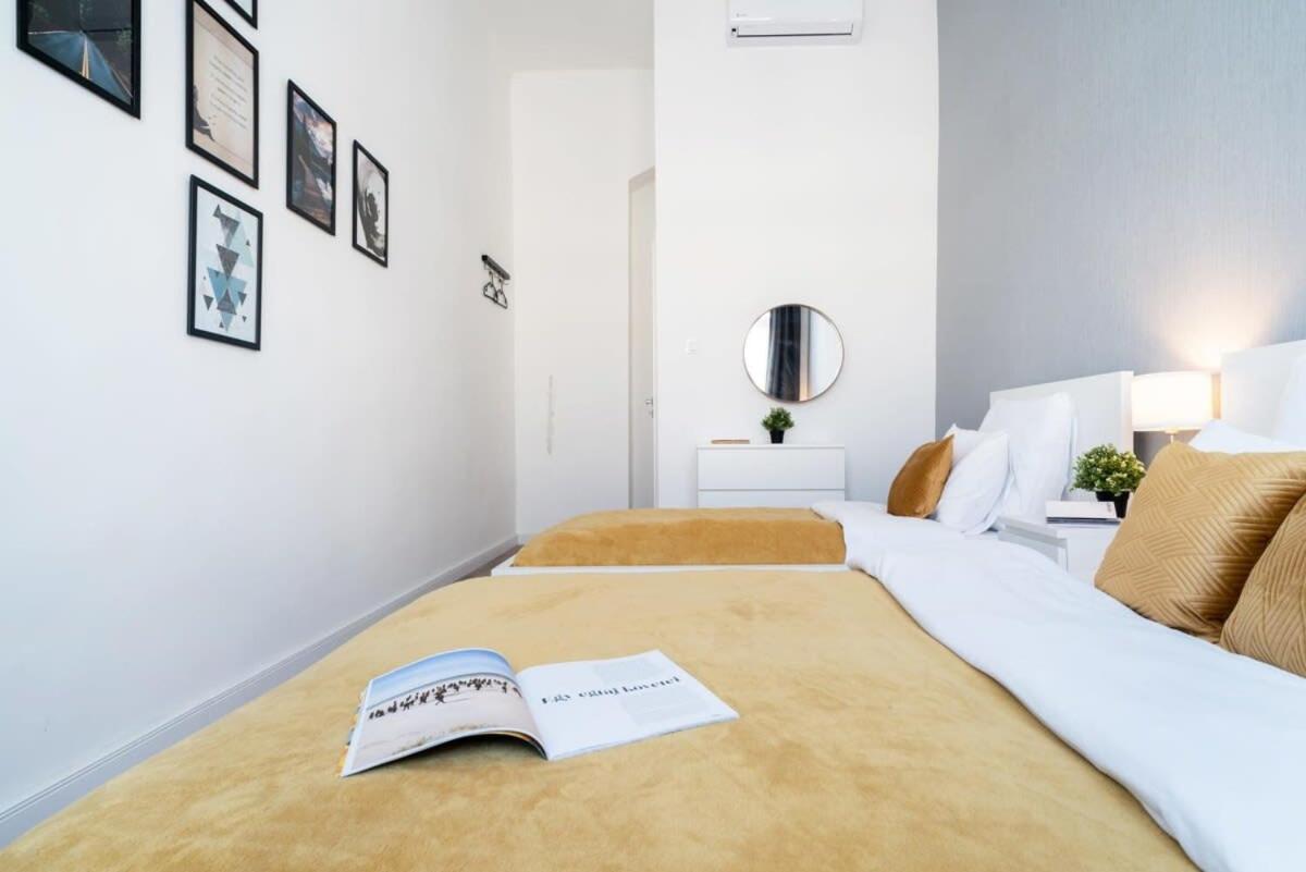 Apartment Large At Perfect Location *
