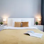 Large Apartment At Perfect Central Location