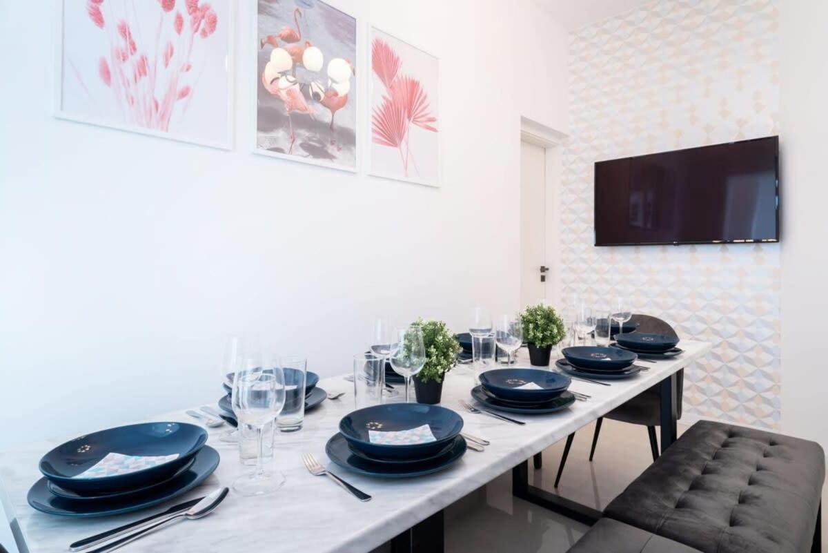 Apartment Large At Perfect Location *