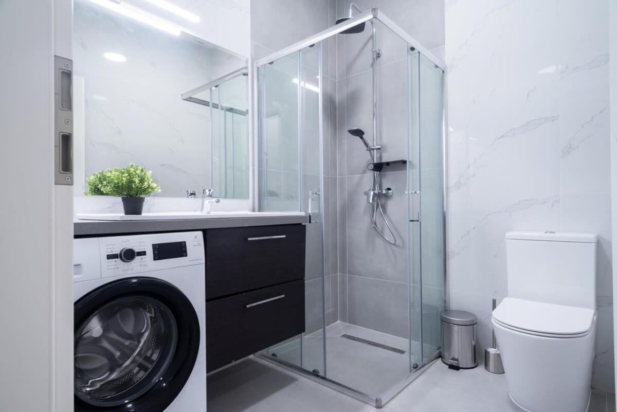 Large At Perfect Location Apartment