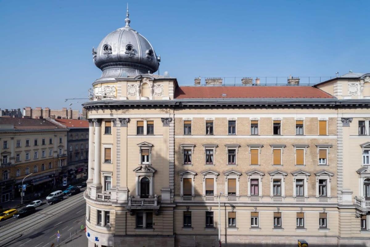 Large At Perfect Location * Budapest
